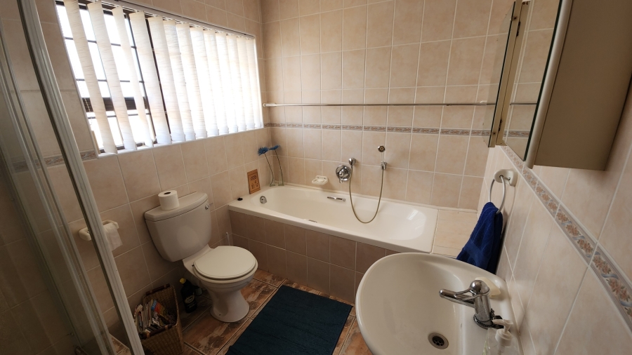 3 Bedroom Property for Sale in Hartenbos Central Western Cape